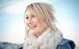 Kell Skott Haircare, feather hair extensions